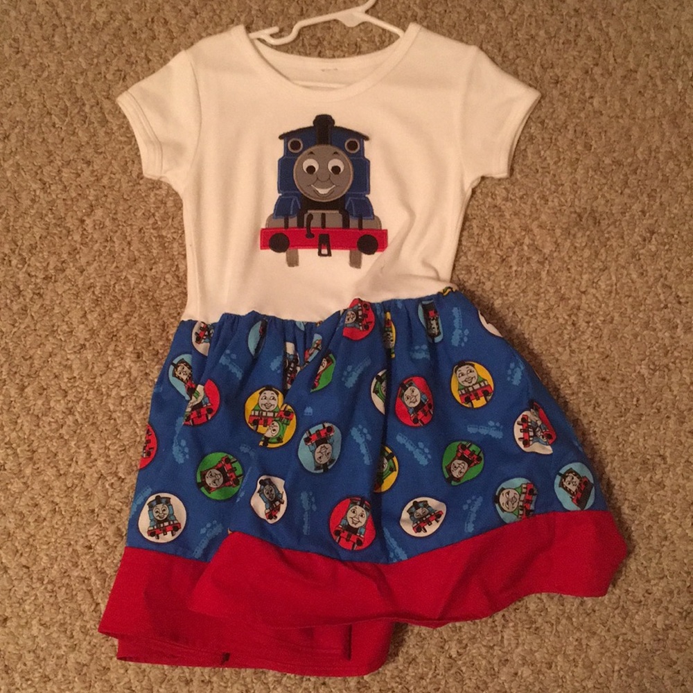 Girl size 5 dress EUC